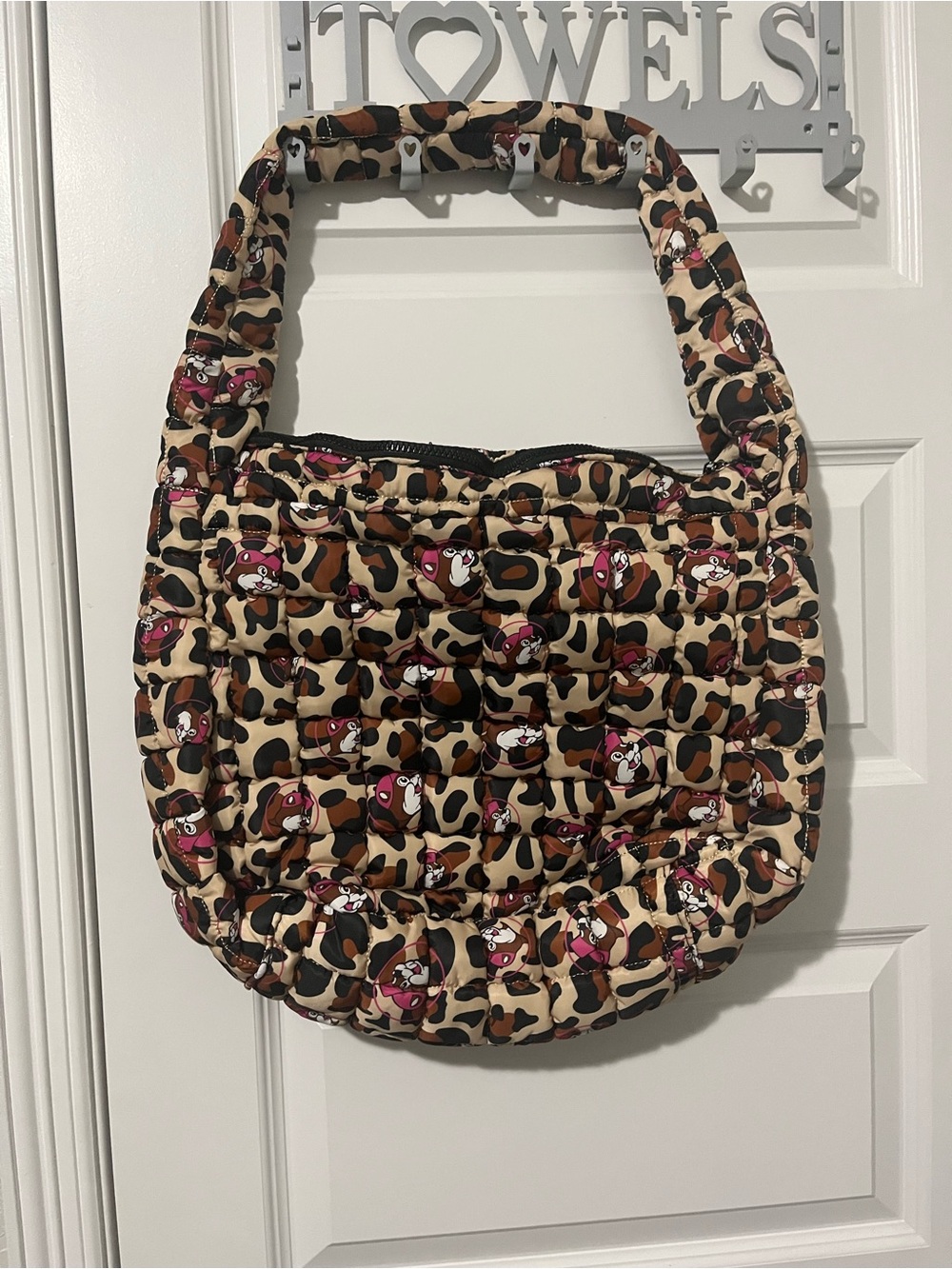 Buc-ee’s Puffy Quilted Tote Bag - Leopard/Pink (NWT) - Picture 2 of 3